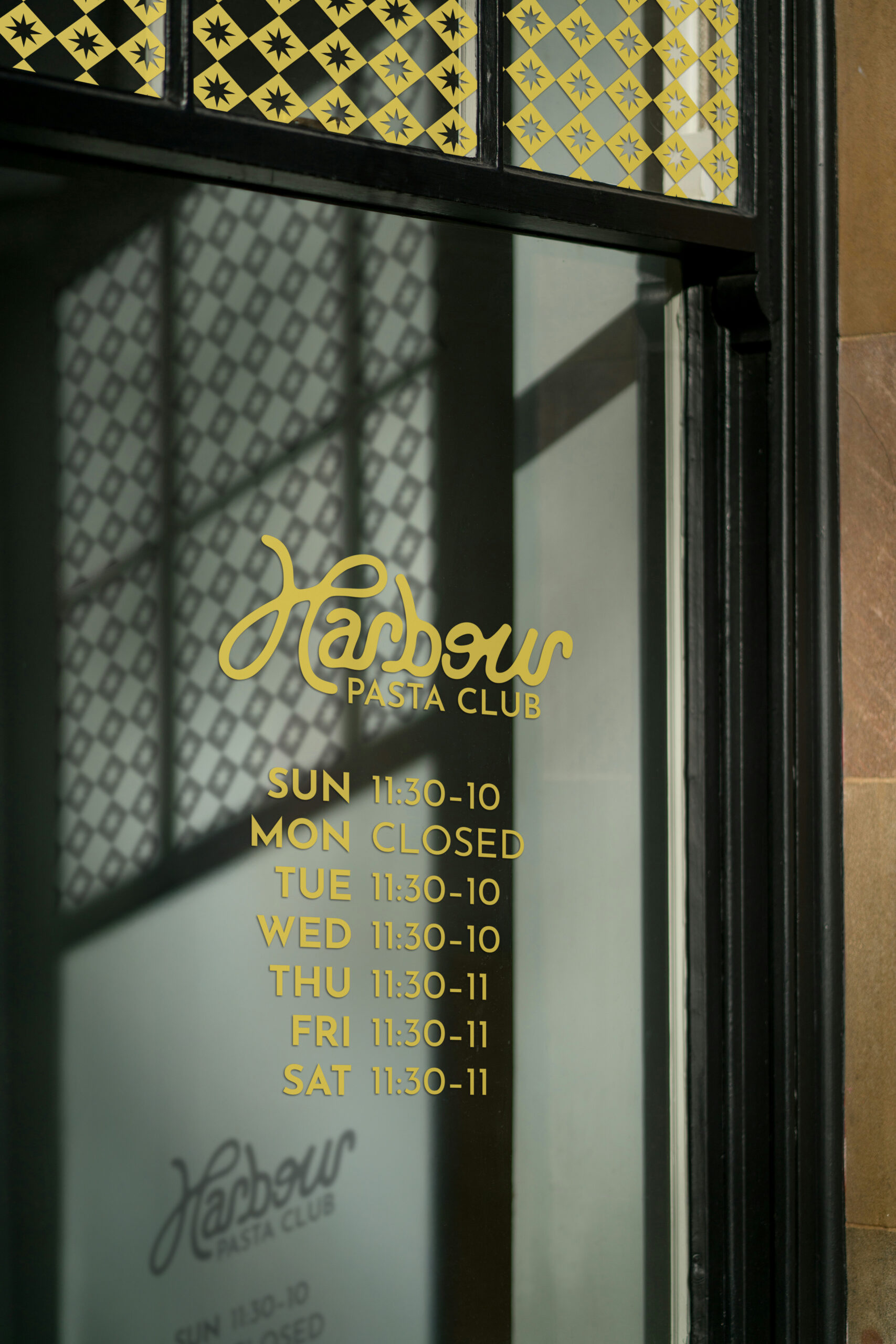 GlassSign2-Mockup